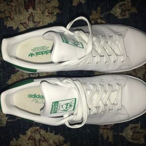 Adidas Stan Smith size 9 - like new!